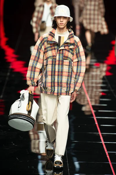 Look 27